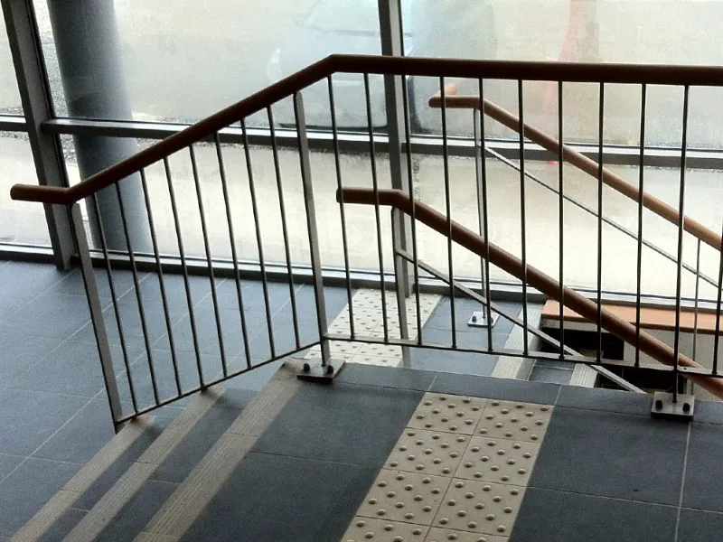 escalier metallique exterieur vitre
